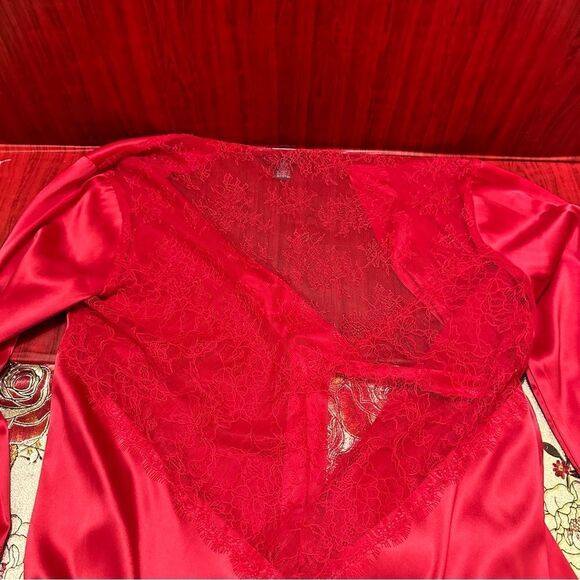 Victorias Secret Red satin robe kimono M/L - Picture 9 of 9